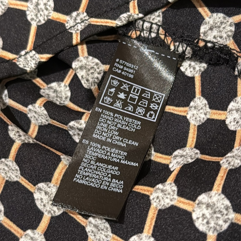 ⭐️5/$15⭐️ Forever 21 top - Picture 6 of 7